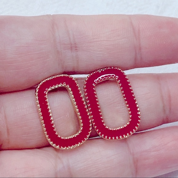 ❣️$25/3❣️ Simple Red Enamel Rectangle Stud Earrings - Picture 4 of 8